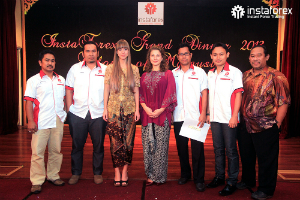 InstaForex merumuskan laporan Majlis Makan Malam Perdana 2013 di Kuala Lumpur