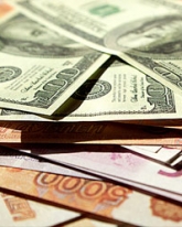 Рубль растет перед праздниками