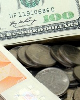 Доллар и евро растут после праздников