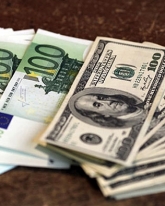 Доллар все еще падает