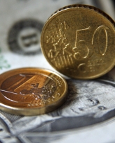 Доллар продолжает снижаться