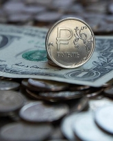 Доллар подорожал на 38 копеек