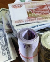 Доллар снизился на 40 копеек в понедельник, 27 марта