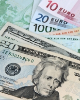 В пятницу доллар подешевел на 19 копеек