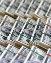 Сегодня доллар потерял еще 27 копеек