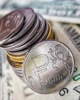 Доллар США упал на полрубля 