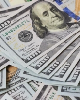 Доллар прибавил 17 копеек