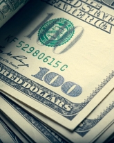 В понедельник доллар просел на 25,5 копейки