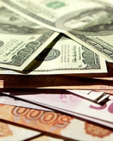 Доллар снизился на 12 копеек в начале недели