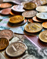 Рубль упал на 60,5 копейки