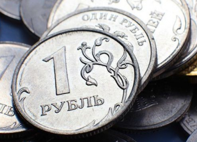 Рубль вновь вернулся в «зеленую» зону