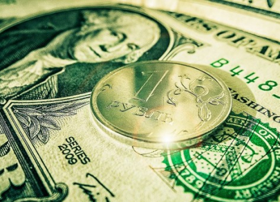 Рубль умеренно снижается во вторник