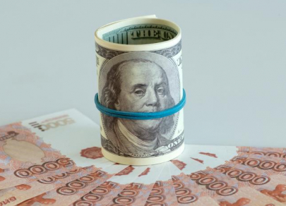 Доллар подсел ниже 64 рублей на фоне решения ФРС