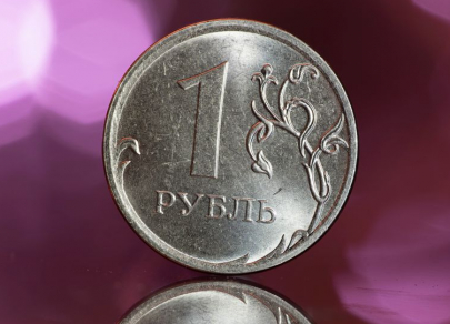 Между коронавирусом и укреплением: рубль на перепутье