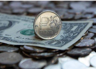 Жесткая политика держит рубль в форме