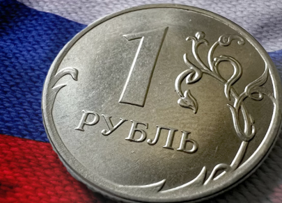 Рекордное укрепление рубля: доллар у минимума за полтора года