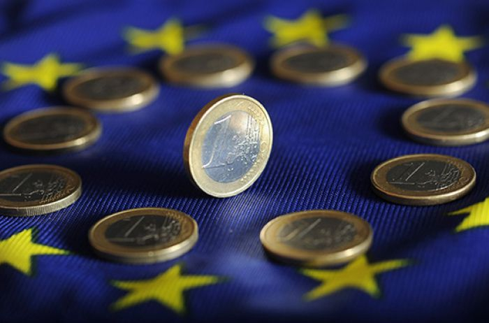 Внешнеторговый профицит еврозоны в июле снизился до 17,6 млрд евро