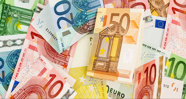 Евро пытается определиться с направлением, ждем данные и делаем выводы