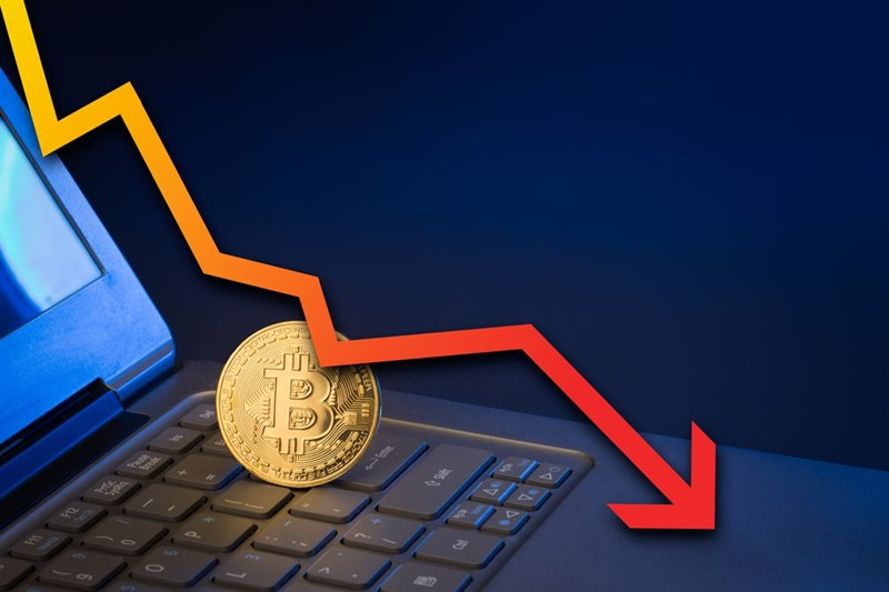 Эксперты: BTC может подешеветь до $3000