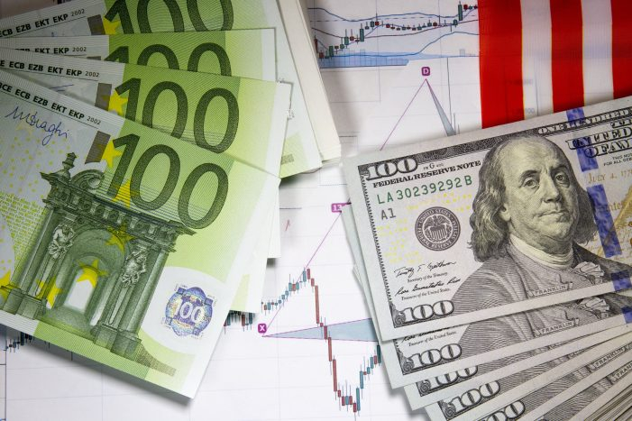 Европа готова объявить войну американской валюте