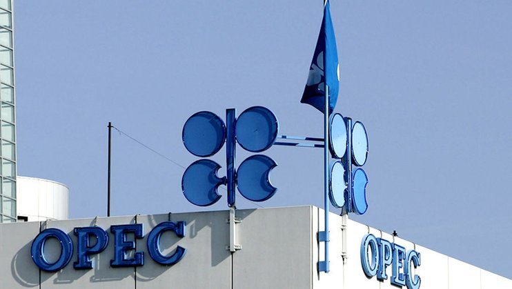 Страны ОПЕК+ договорились о сокращении добычи нефти на 1,2 млн баррелей в сутки