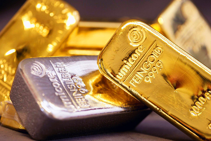 Стоимость золота и серебра растет на фоне падения акций