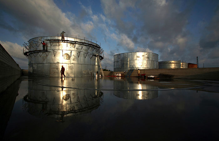 Запасы нефти в США за неделю снизились на 0,6%, сильнее прогноза