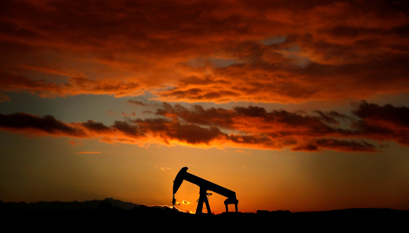 Нефть, вероятно, продолжит падение, несмотря на ОПЕК и санкции