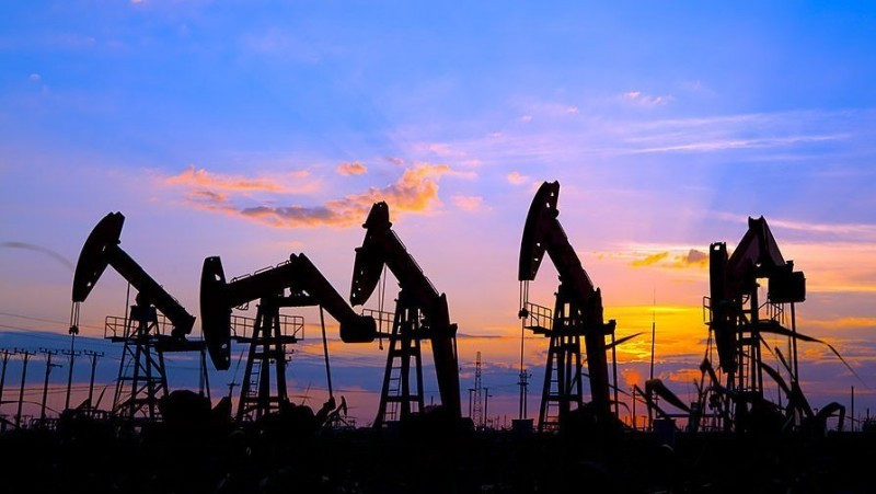 Нефть растет, но для серьезного рывка нужно больше позитива