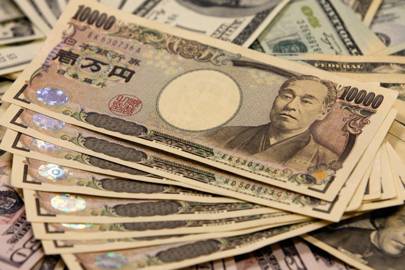 Спрос на защитные активы растет, в фокусе – иена