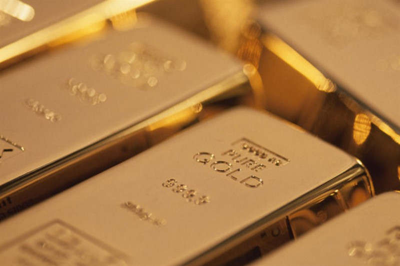 Потускневшее золото: стоит ли «подбирать» подешевевший драгметалл?