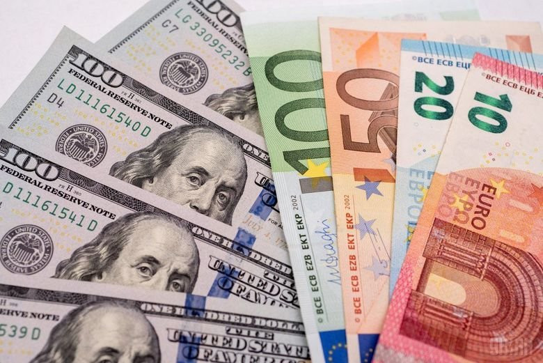 Превосходство доллара не пугает евро