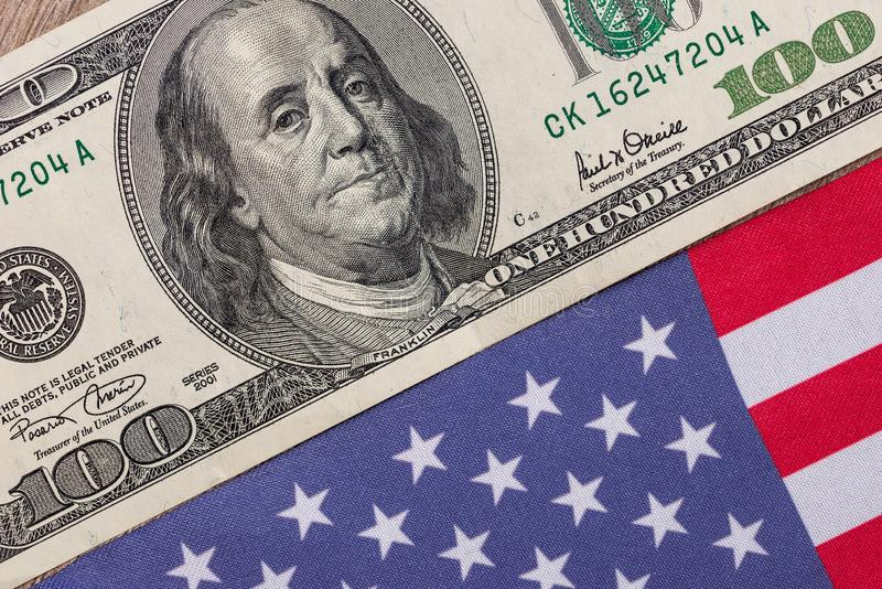 Доллар идет ва-банк: на кону – экономика США