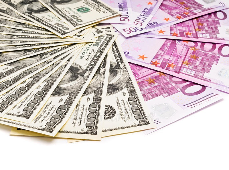 Разворот на 180 градусов: евро перехватил инициативу у доллара