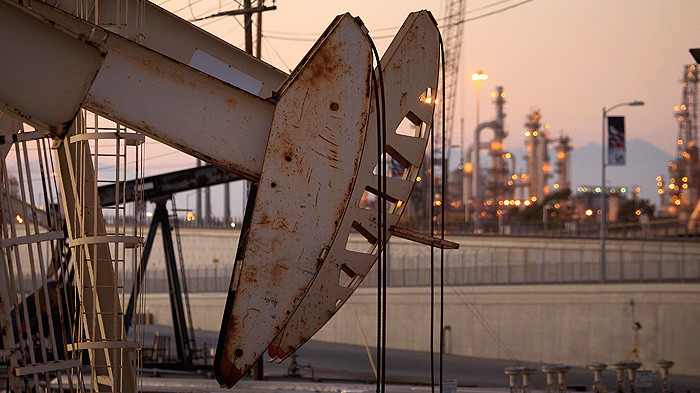 Нефть пытается найти опору: стоимость сырья незначительно выросла
