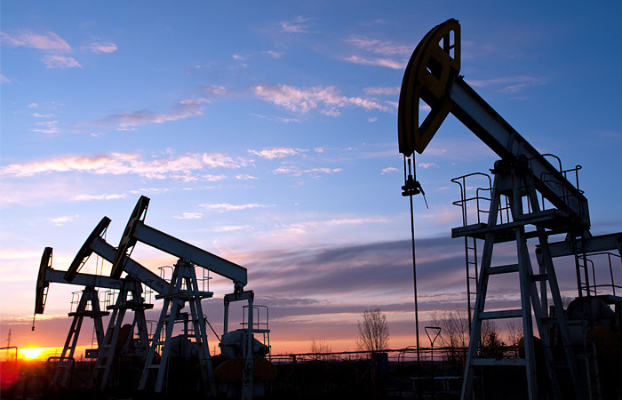 Нефть снова теряет опору: стоимость сырья перешла к негативной коррекции