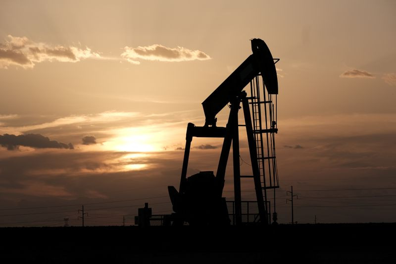 Хороших новостей не поступало: стоимость нефти опять сокращается