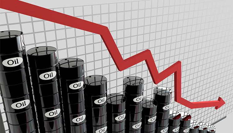 Цены на нефть уменьшились после гонок на рисках вокруг поставок