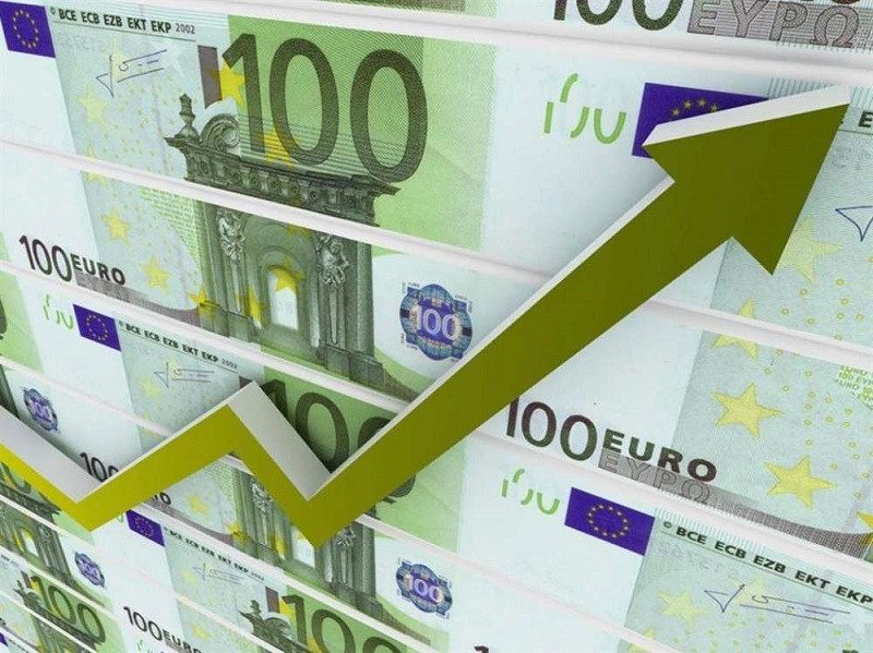 Евро снижается, но покупки еще актуальны