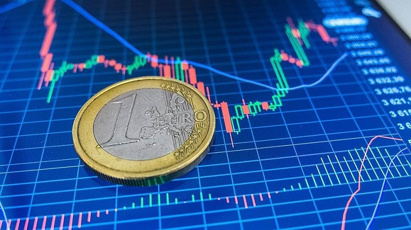 Почему упал евро и что сказала Лагард?