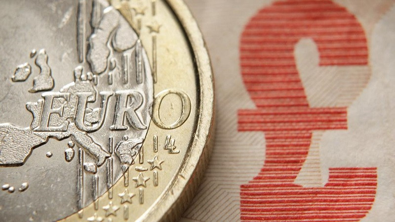 Покупки евро усилятся, картину по фунту портит Brexit 