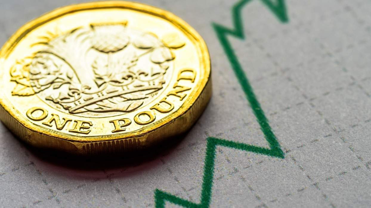 Загадка для фунта: Сколько раз Банк Англии должен поднять ставку, чтобы к сентябрю она достигла 1%