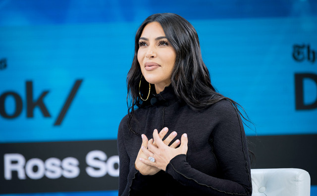 Kryptoměnoví investoři žalují Kim Kardashian a Floyda Mayweathera