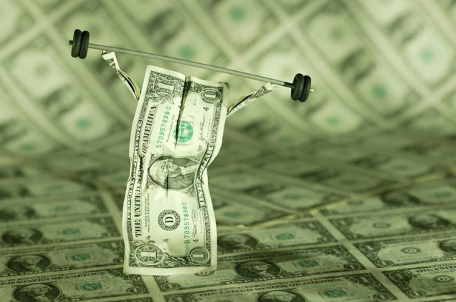 Щатският долар търси подкрепа, за да се повиши отново