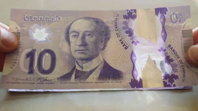 Канадский доллар показал снижение