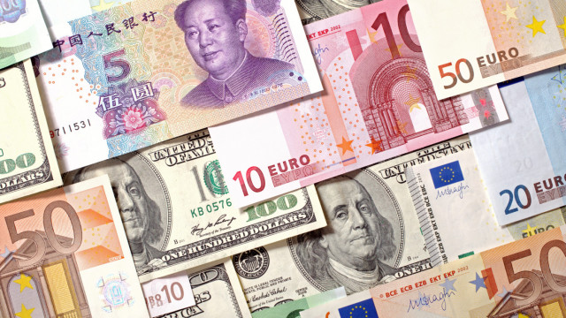 Параллельные миры: противостояние юаня и пары EUR/USD