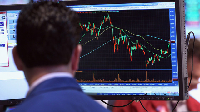 Американските акции увеличават загубите след уверено покачване в началото на тази седмица