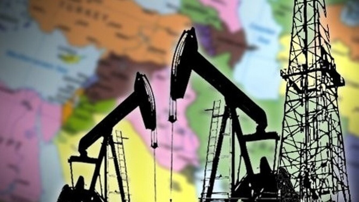 Нафта дешевшає, Лівія не постачає сировину, а Росія щосили воює за Донбас