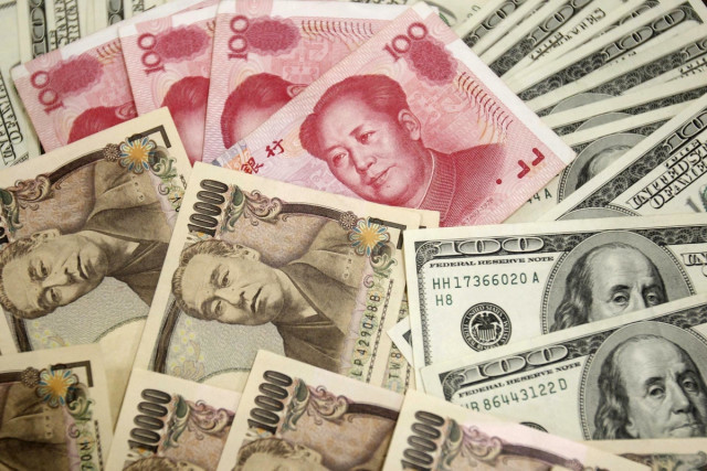 Yuan plunging while yen struggling to stay afloat