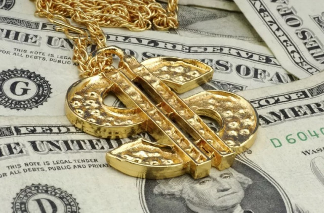 US dollar takes priority over gold
